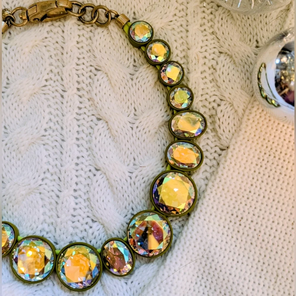 Brûlée J.Crew Olive Green Large Gemstone Necklace - Picture 2 of 7